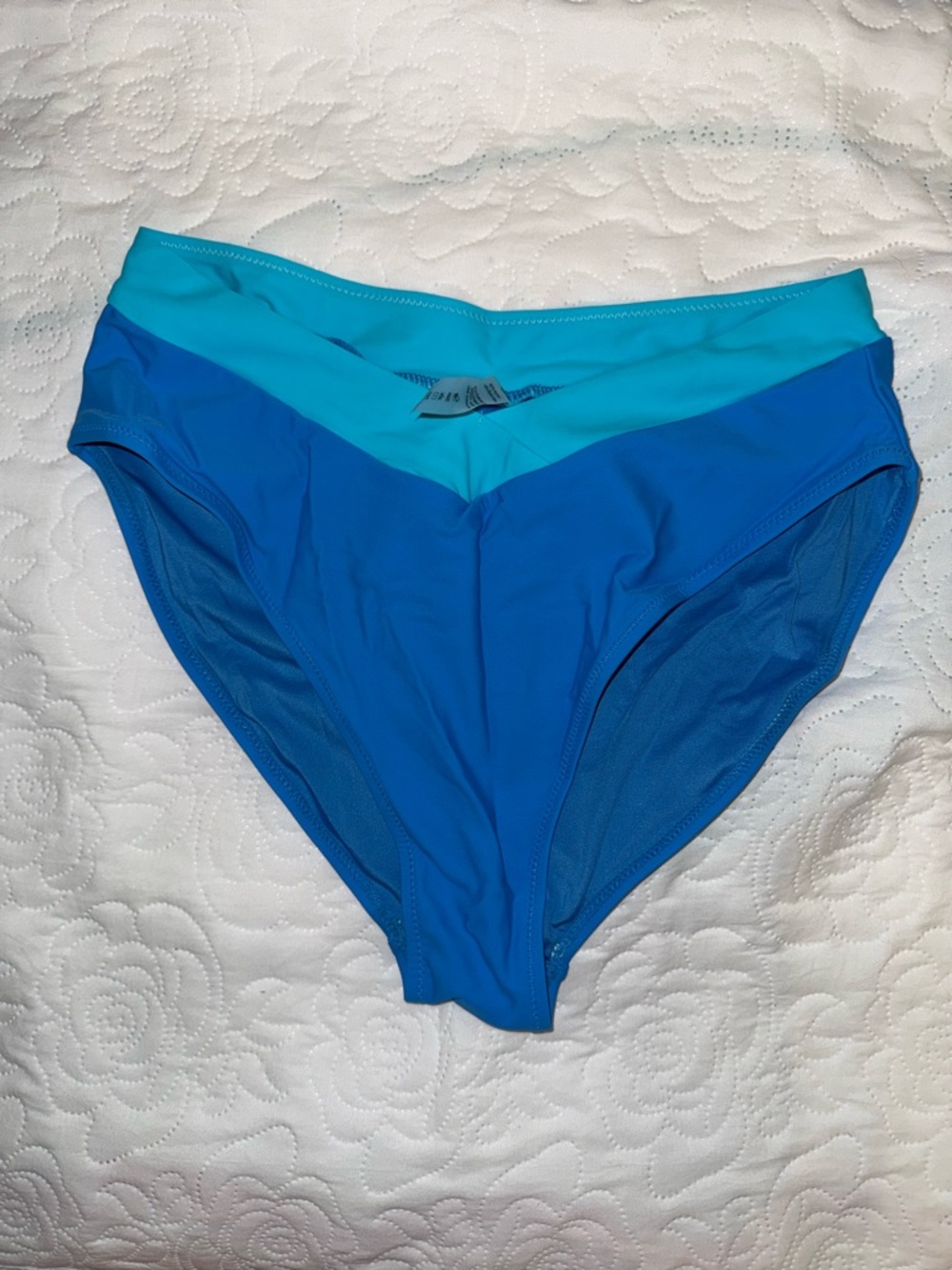 Blooming Jelly - Blue Two-Tone Triangle Bikini Set - Size Medium - Picture 6 of 8